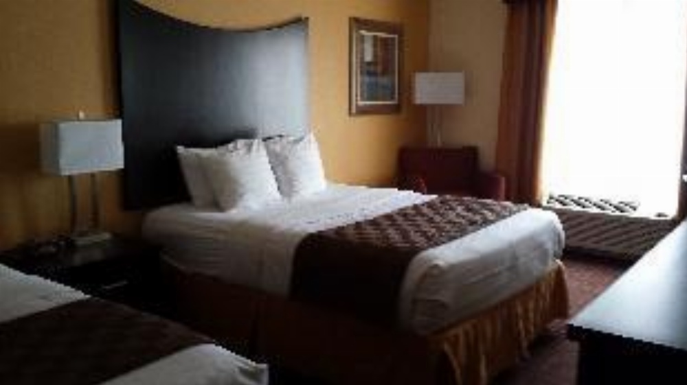 Paradise Inn & Suites Image 10